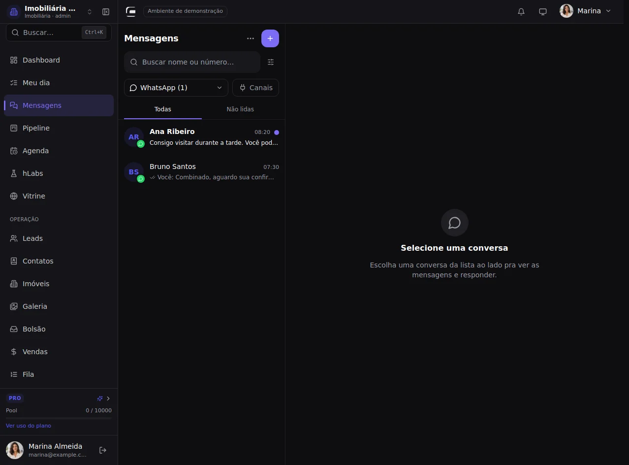 Tela completa do CRM com dados fictícios: abra mensagens.